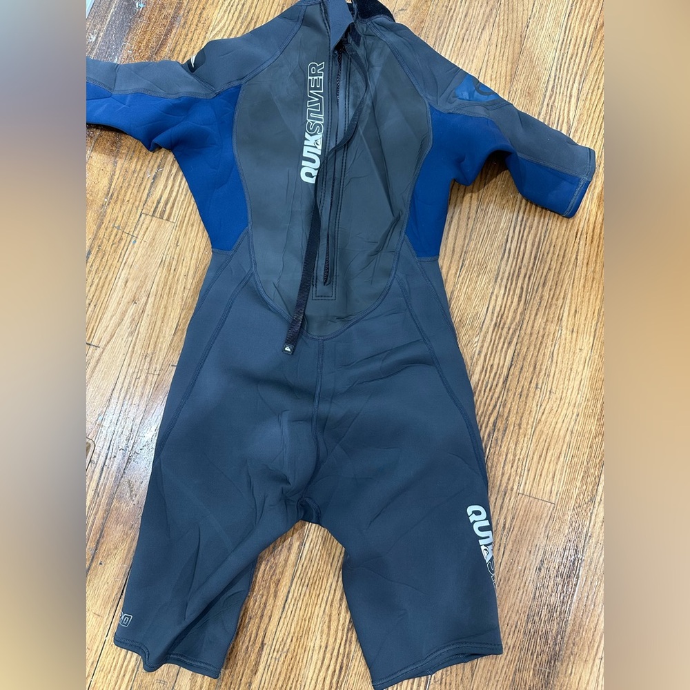 Quiksilver Navy and Black Wetsuit